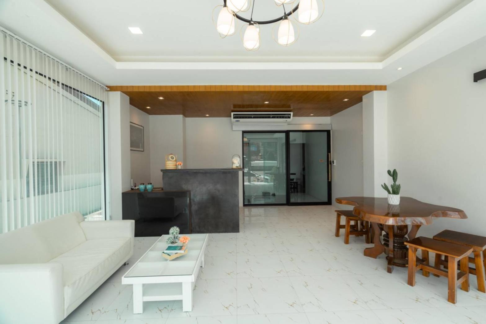 Terminal 58 Hotel Ban Mut Dok Khao Exterior photo